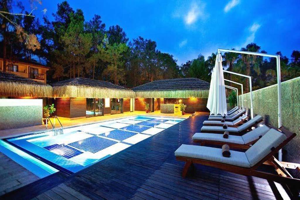 Champion Holiday Village