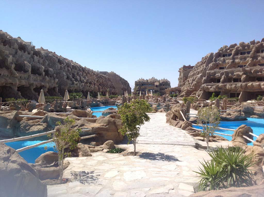 CAVES BEACH RESORT - AL AHYAA, HURGADA