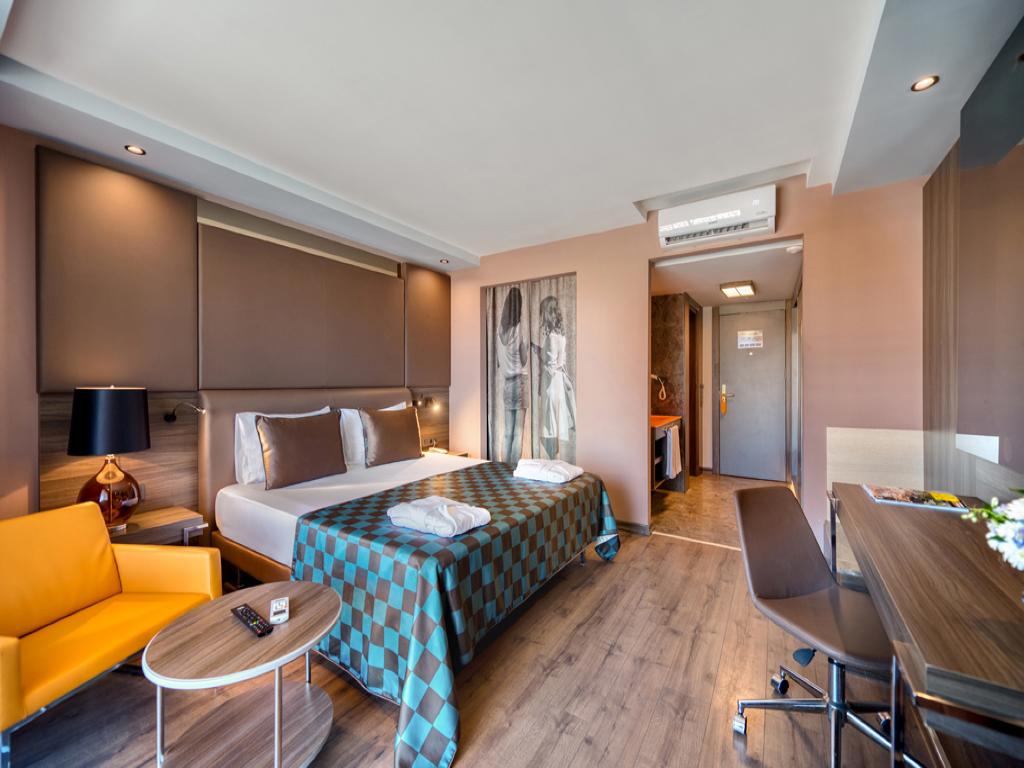 NUMA BAY EXCLUSIVE HOTEL