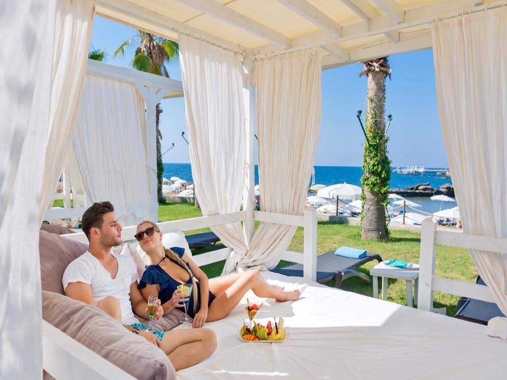 NUMA BAY EXCLUSIVE HOTEL