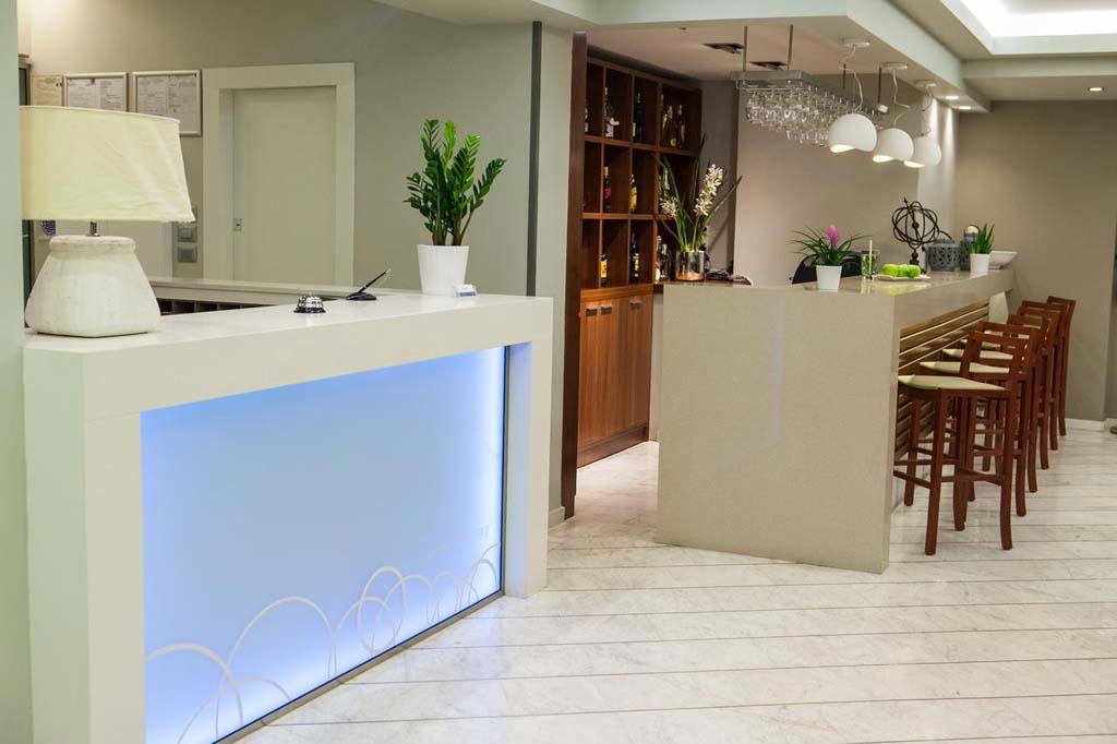 Kronos Hotel