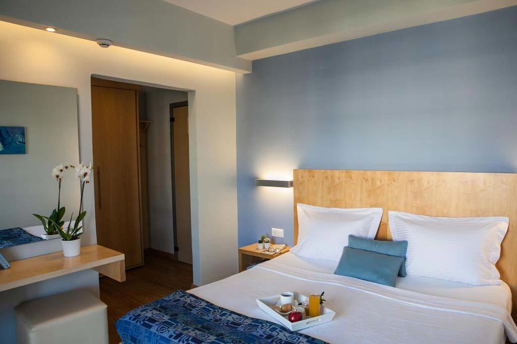 Kronos Hotel
