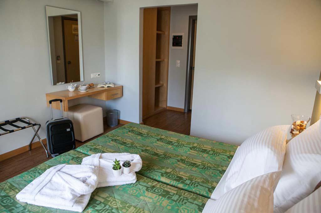 Kronos Hotel