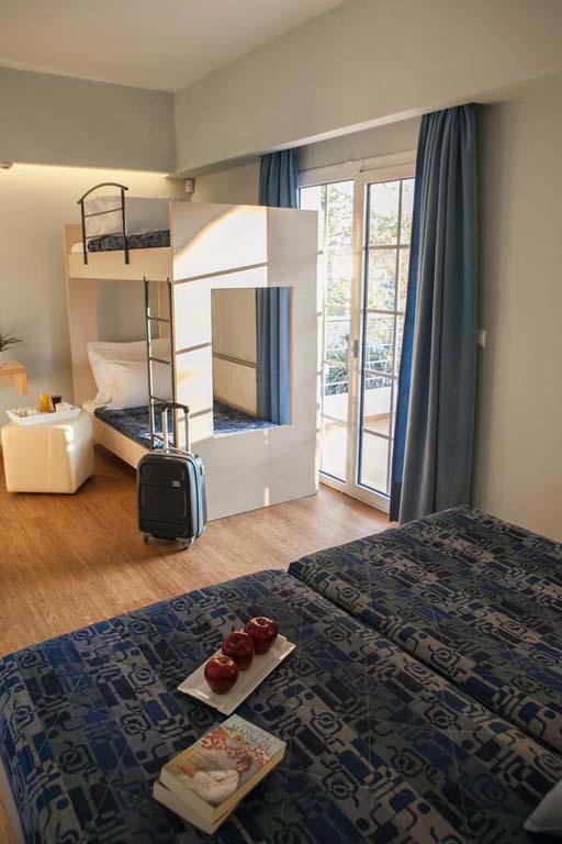 Kronos Hotel
