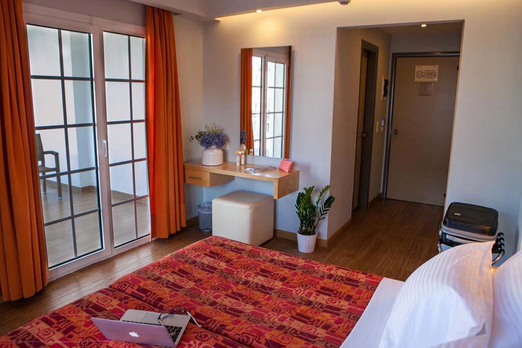 Kronos Hotel