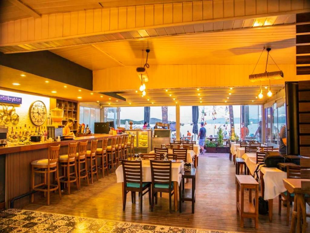 Blue Bay  Beach Hotel