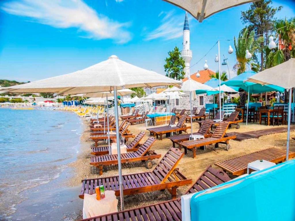 Blue Bay  Beach Hotel