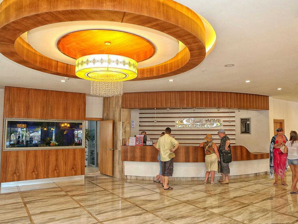 Blue Wave Suite Hotel