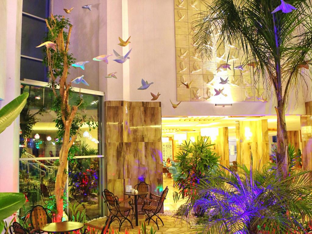 Blue Wave Suite Hotel
