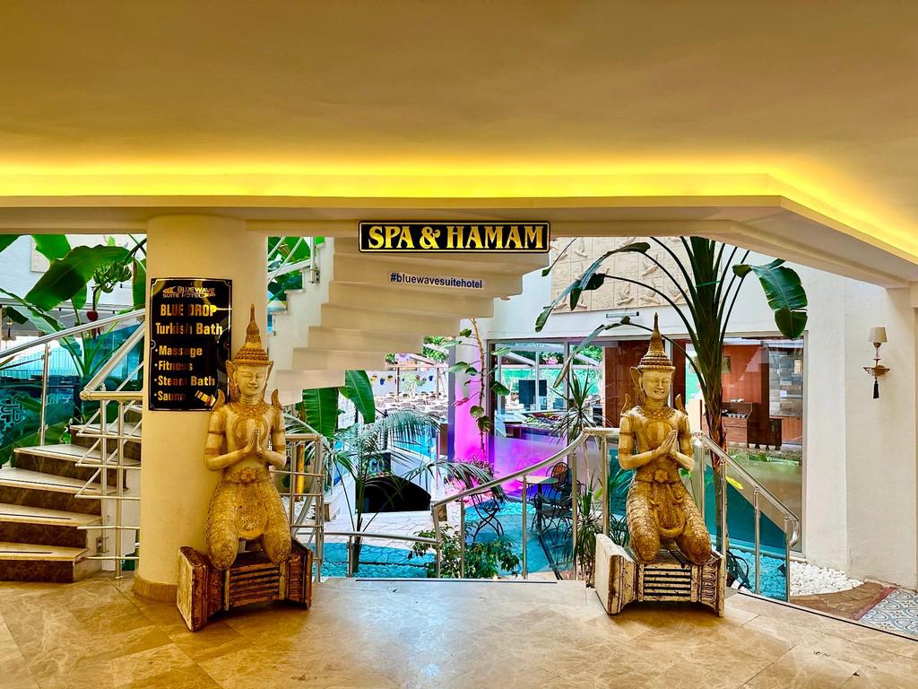 Blue Wave Suite Hotel