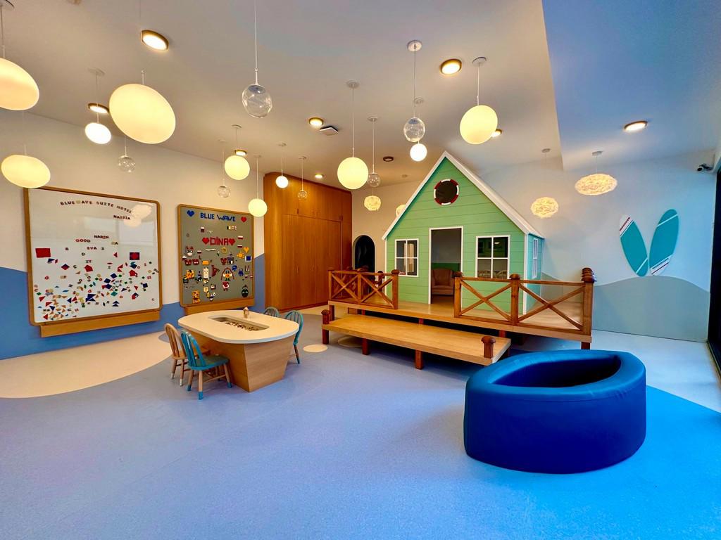 Blue Wave Suite Hotel