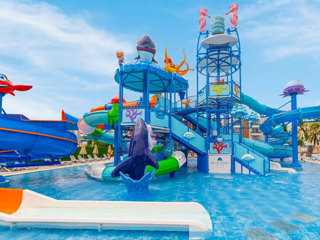 Blue Wave Suite Hotel