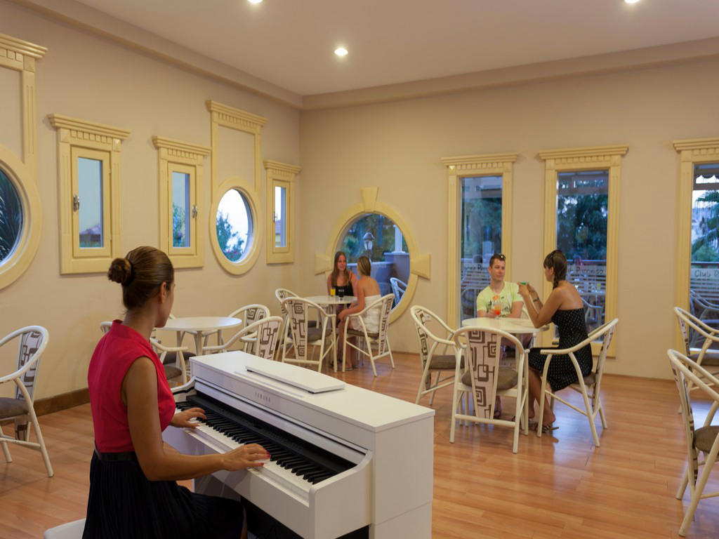 Club Paradiso Hotel & Resort
