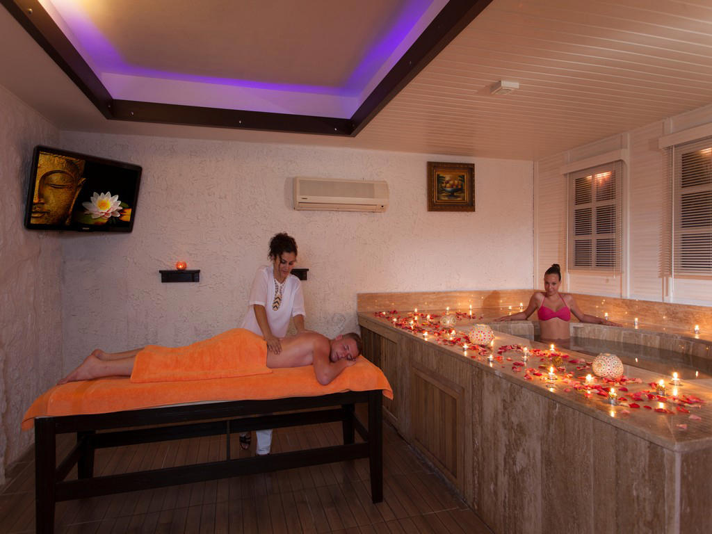 Club Paradiso Hotel & Resort