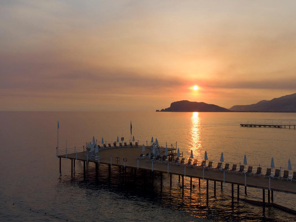 Club Paradiso Hotel & Resort