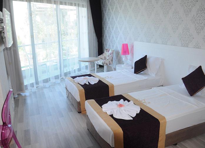 RAYMAR RESORT & AQUA