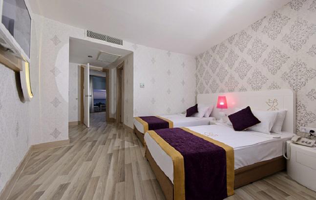 RAYMAR RESORT & AQUA