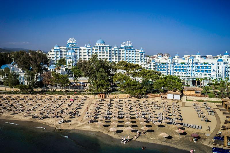 Rubi Platinum Spa Resort & Suites