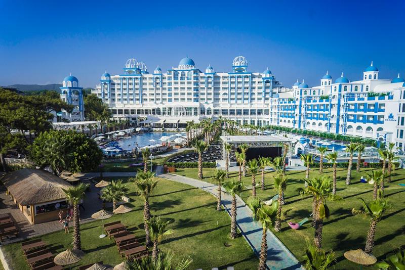 Rubi Platinum Spa Resort & Suites