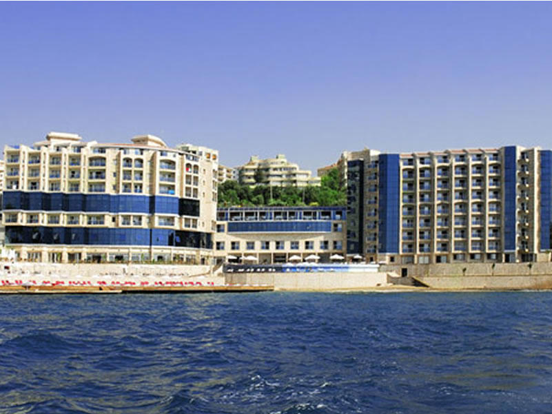 Charisma De Luxe Hotel