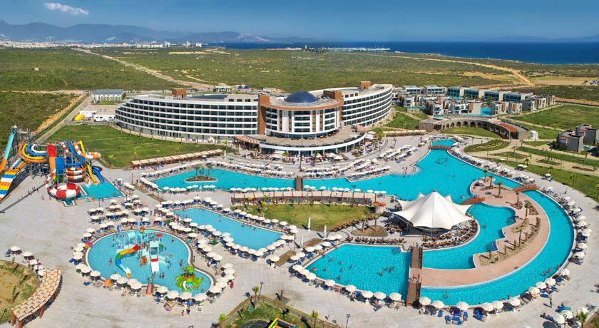 Aquasis Deluxe Resort & Spa
