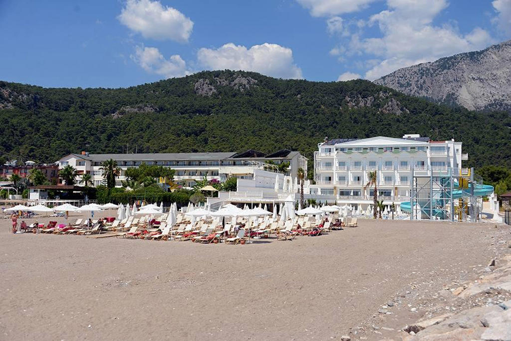 La Perla Hotel