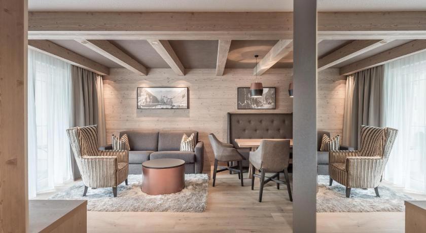 Castello Falkner Chalets & Residences