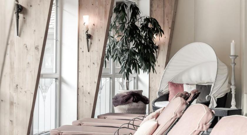 Castello Falkner Chalets & Residences