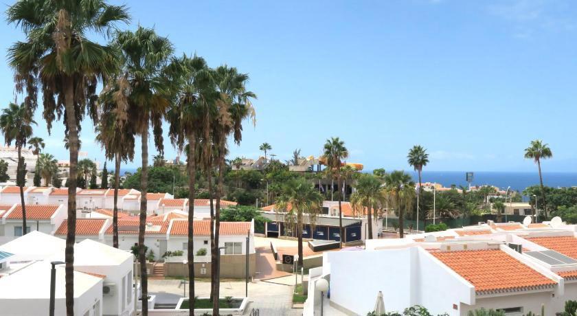 Island Village Heights