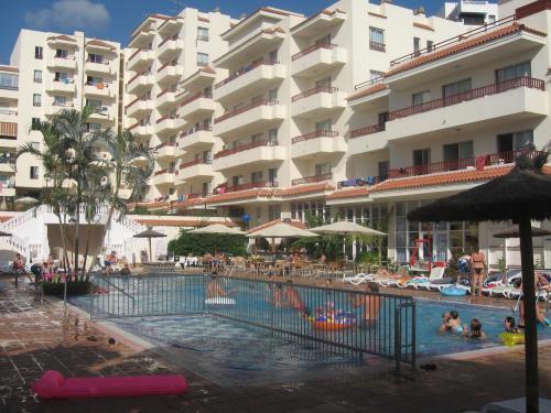 Oro Blanco Apartments