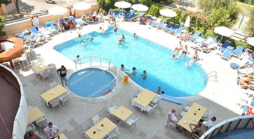 Cleopatra Tac Hotel