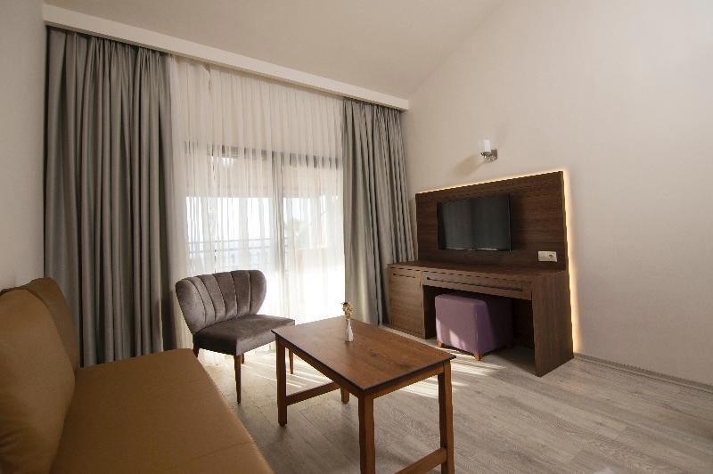 Neopol Hotel Deluxe