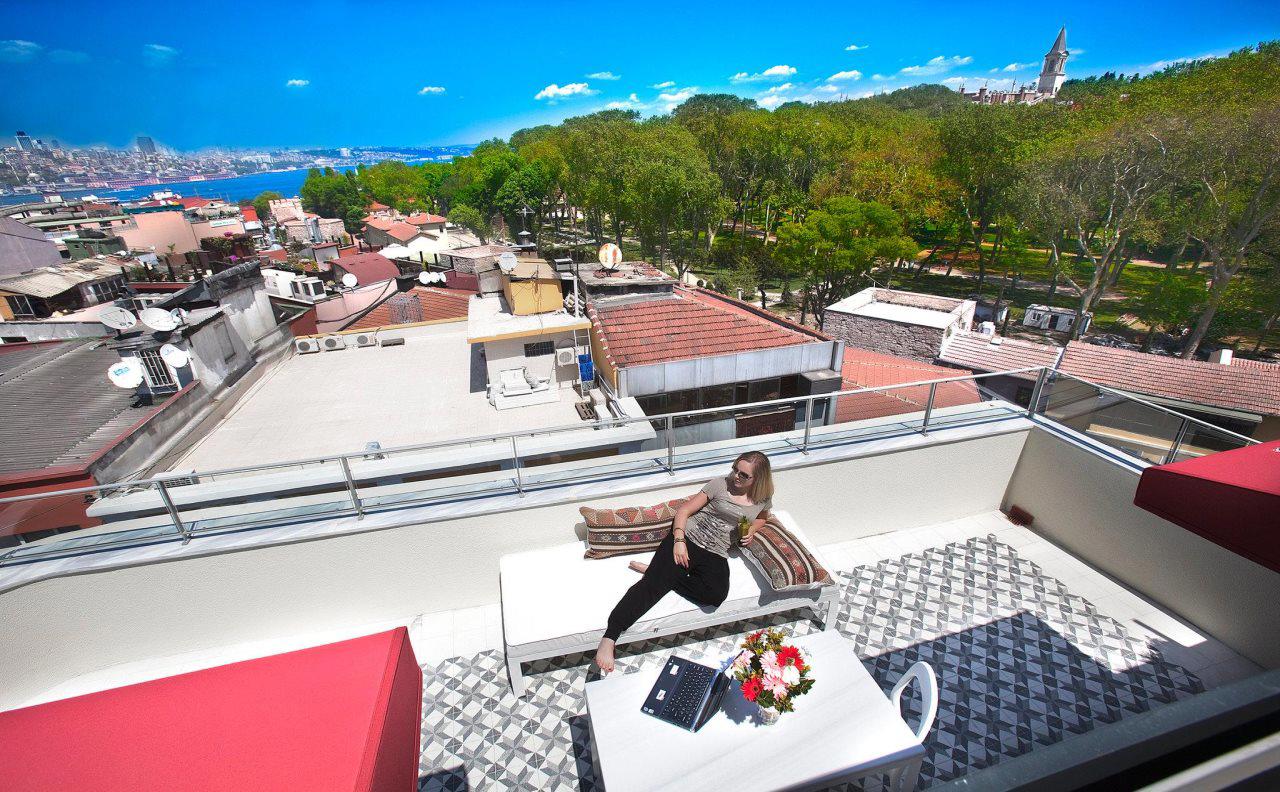 Neda Hotel