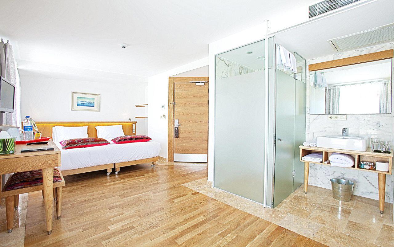 Neda Hotel