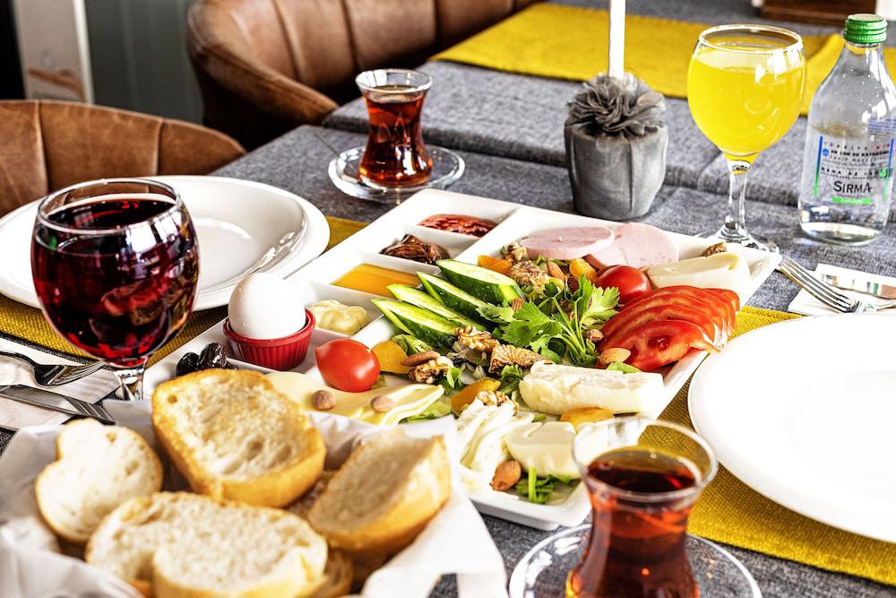 Neda Hotel