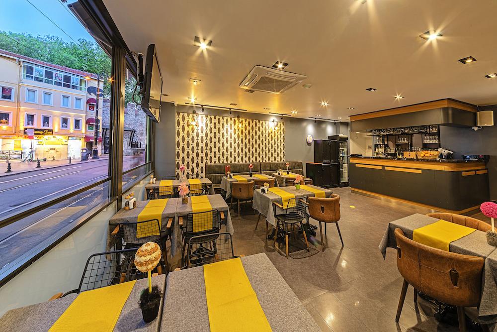 Neda Hotel