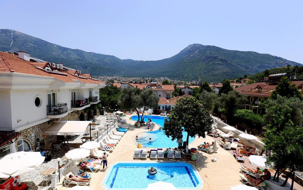 The Pinehill Hotel & Suites