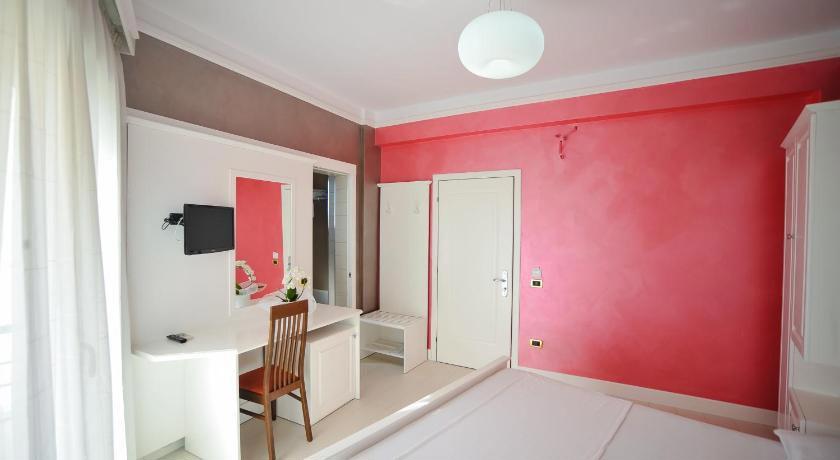 HOTEL ILIRIA INTERNACIONAL