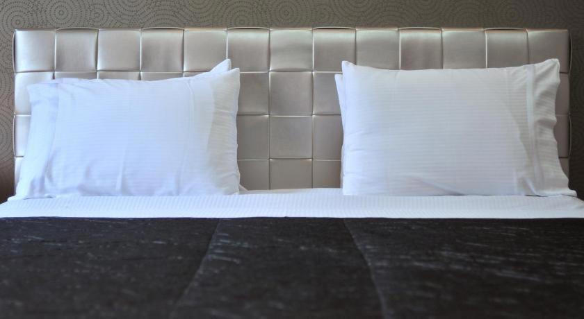 Monarc Hotel