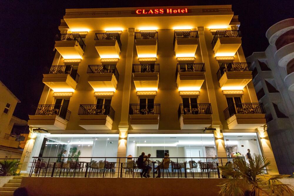 Class Hotel