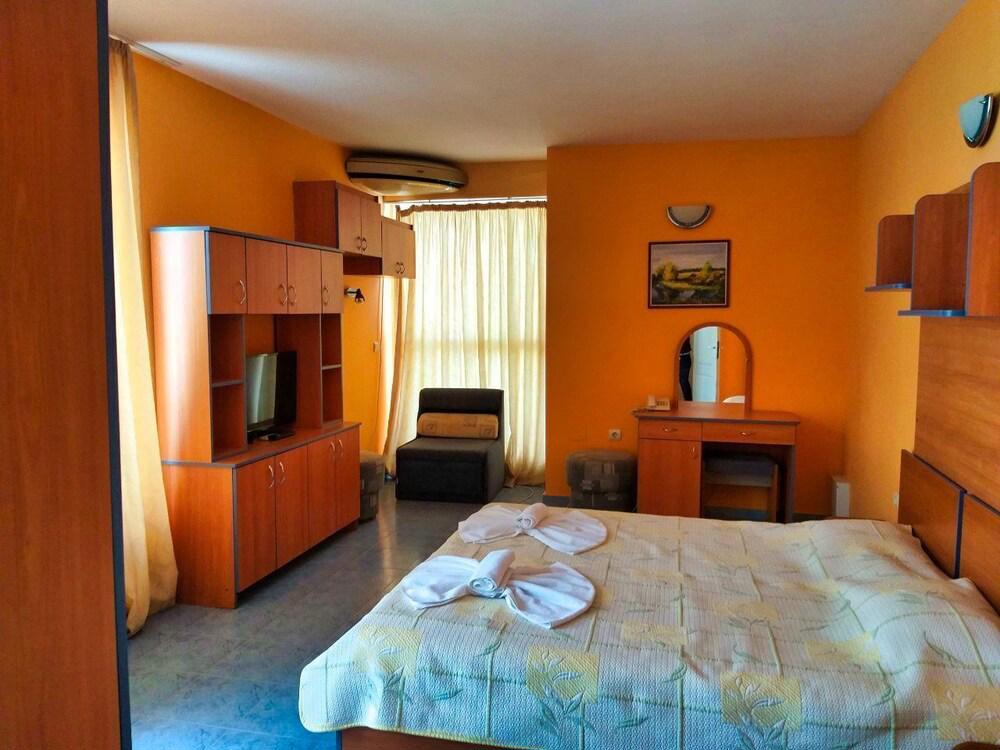 Perla Apartments