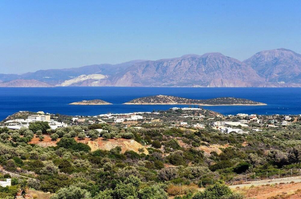 Villa Arolithos