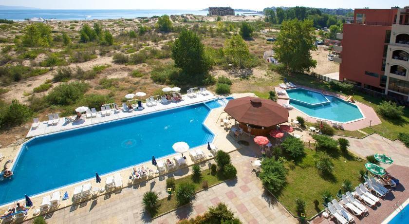 Amphibia Beach Complex