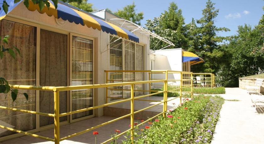 MAGNOLIA VILLAS