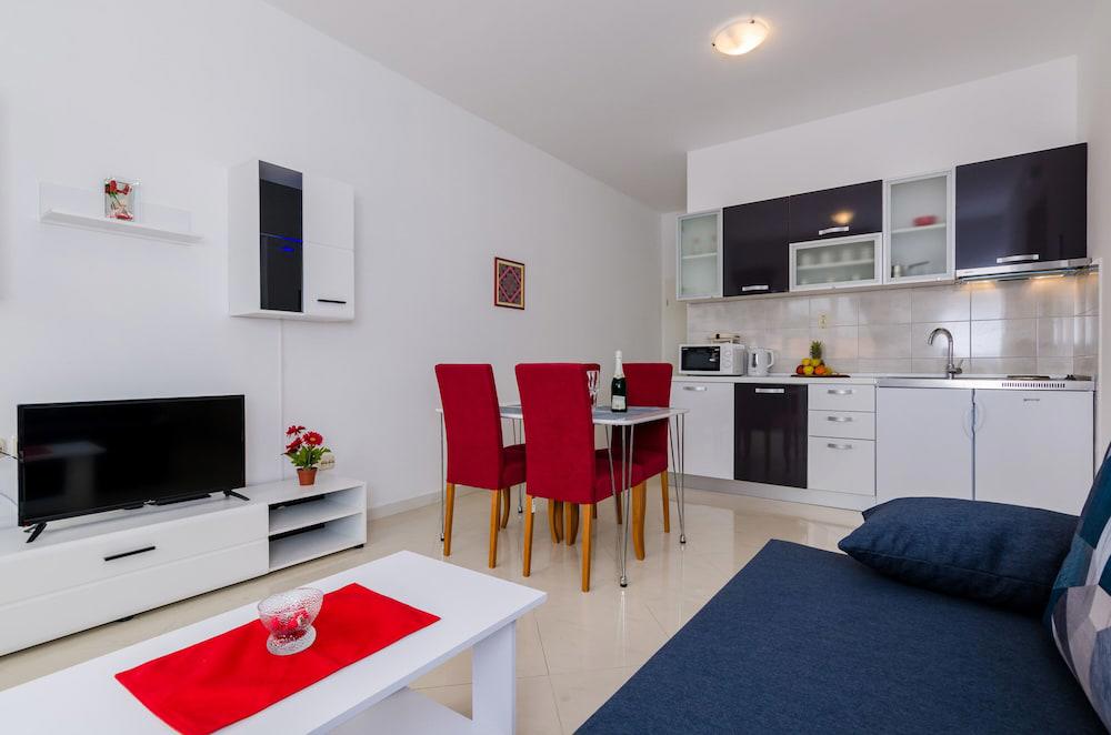 Apartments Maky