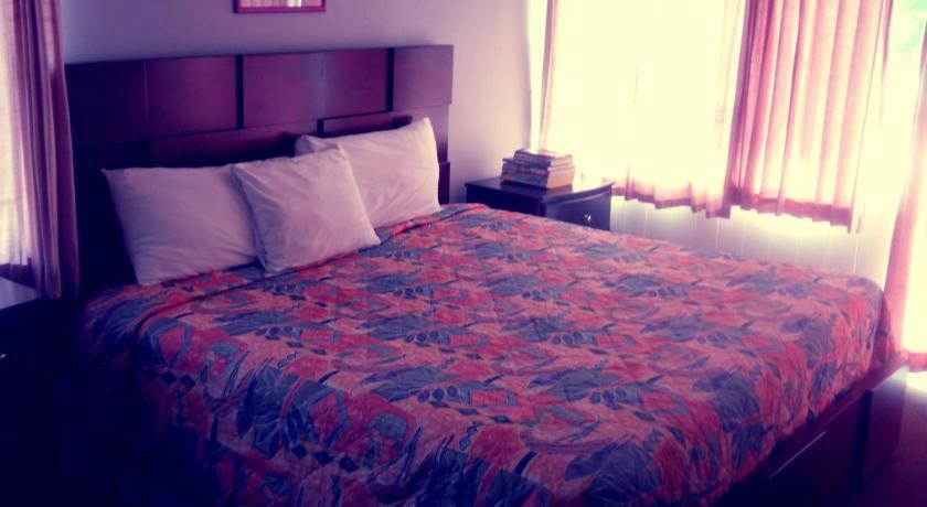 Coral Harbour Beach House & Villas