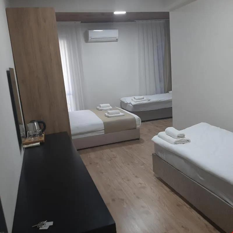 La Pera Suites