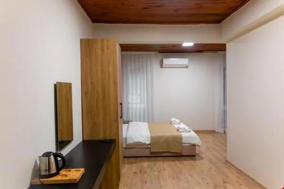 La Pera Suites