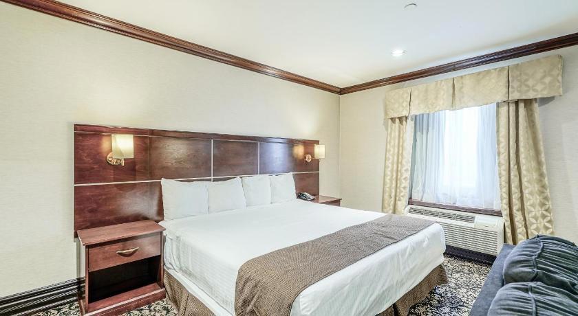 Woodbine Hotel And Suites