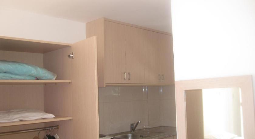 AMaos Hotel Apartments